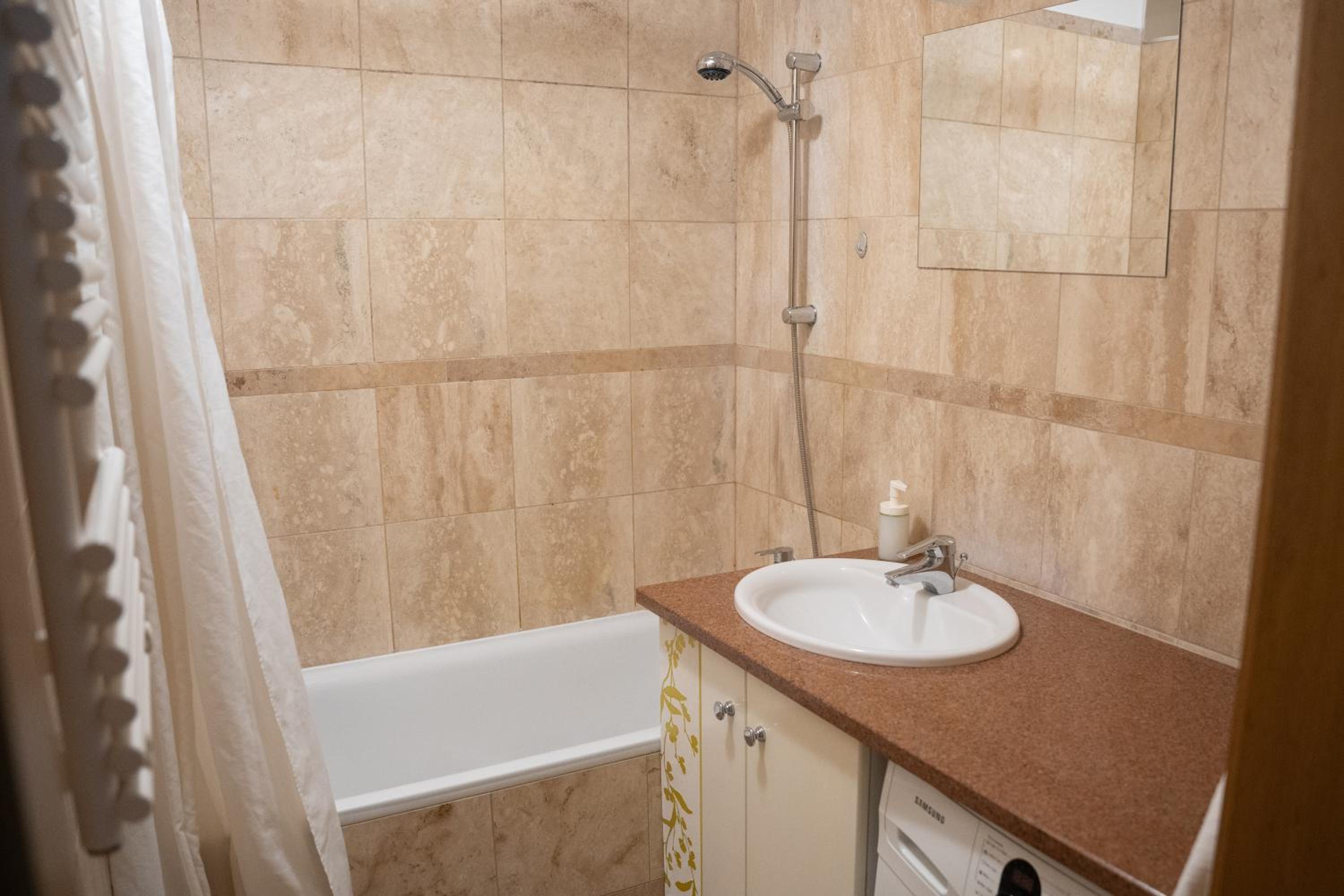 Vincent Apartment