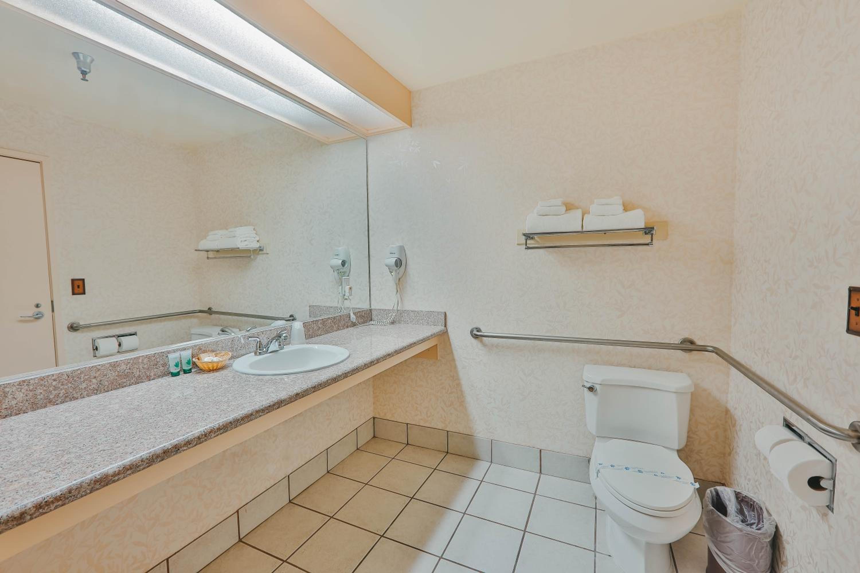 Hotel International - Property Image 9
