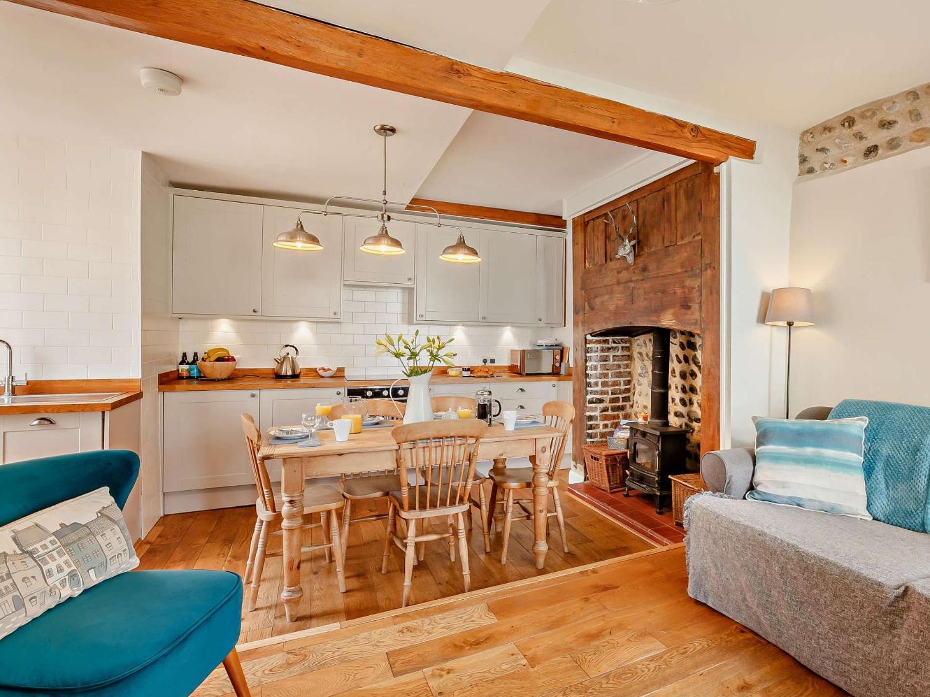 3 Bed in Eastbourne oc-ehc47 view 5
