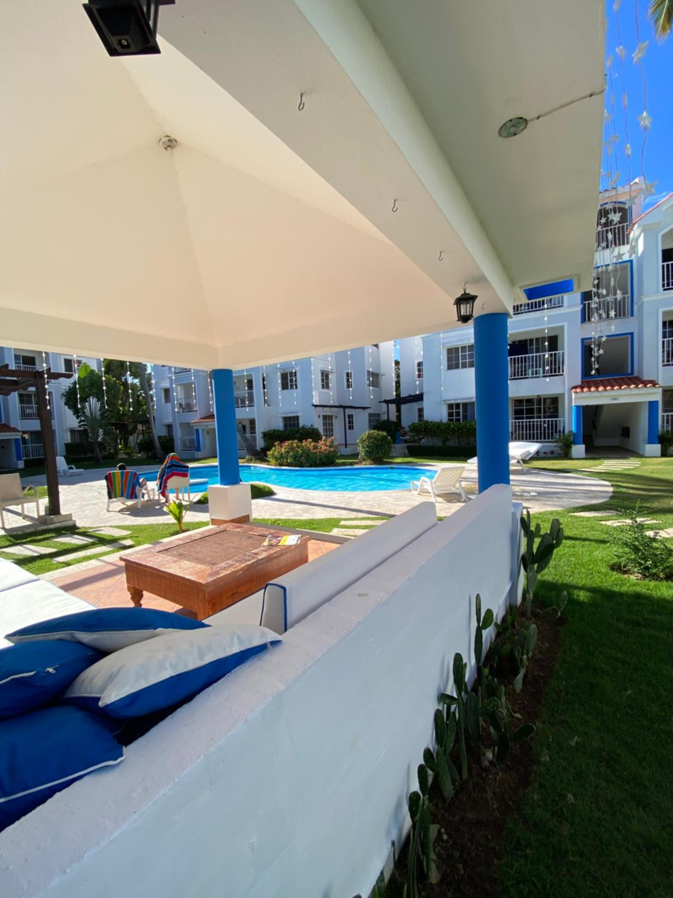 Madonna Pool Beach los Corales