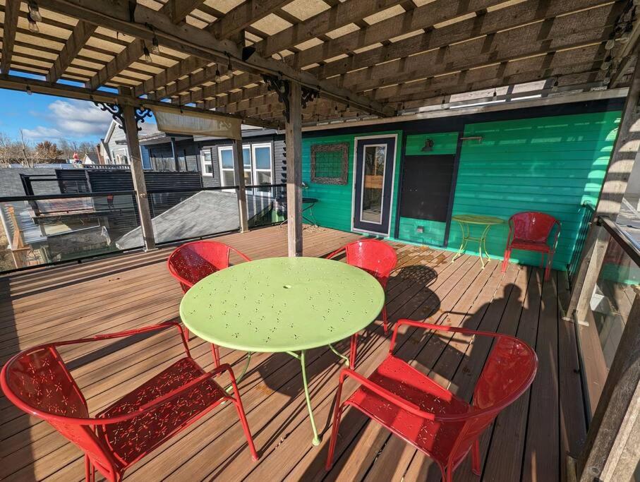 Beautiful River View Apt in Wine Country