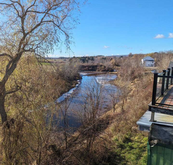 Beautiful River View Apt in Wine Country