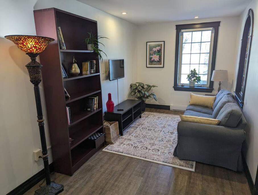 Beautiful River View Apt in Wine Country