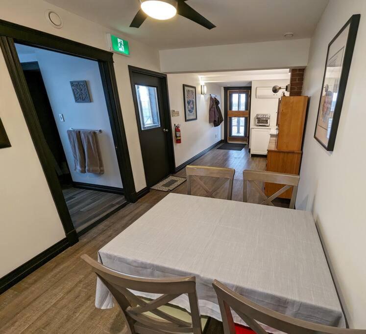 Beautiful River View Apt in Wine Country