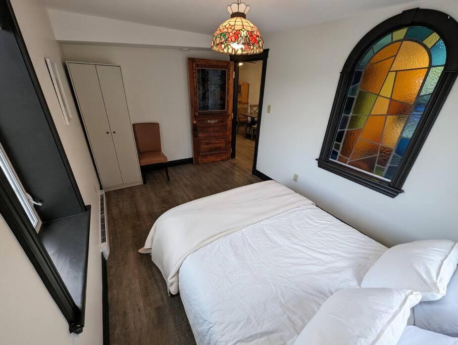 Beautiful River View Apt in Wine Country