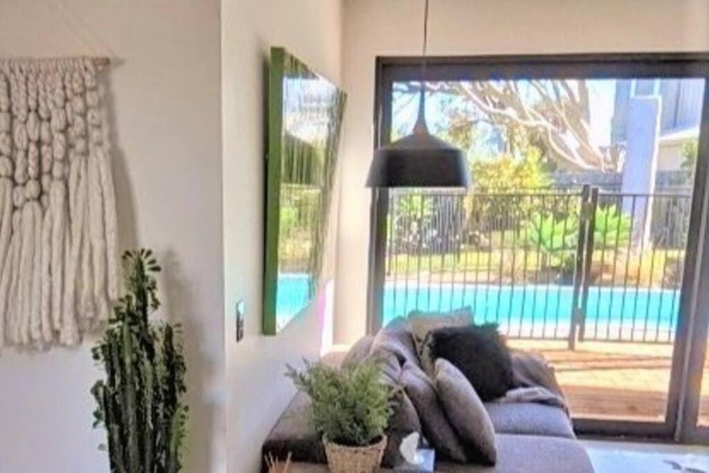 Ocean View Oasis, meters to beach & view divine!