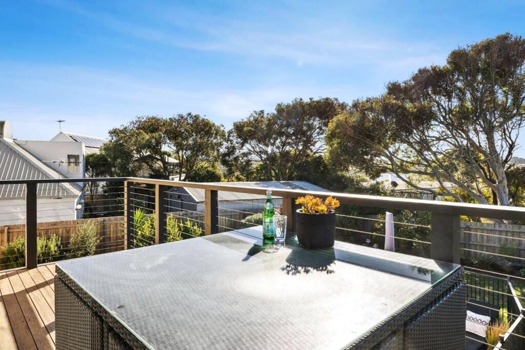 Ocean View Oasis, meters to beach & view divine!