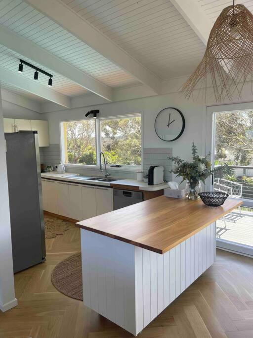 Ocean View Oasis, meters to beach & view divine!