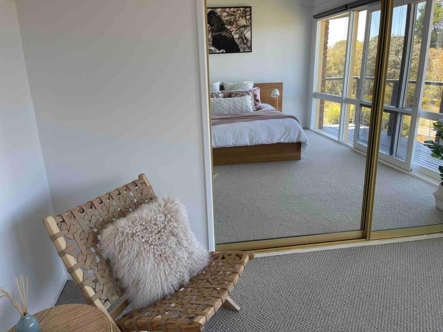 Ocean View Oasis, meters to beach & view divine!