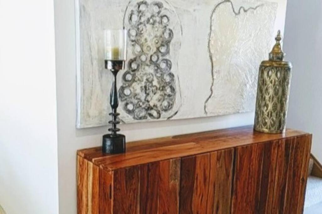 Ocean View Oasis, meters to beach & view divine!