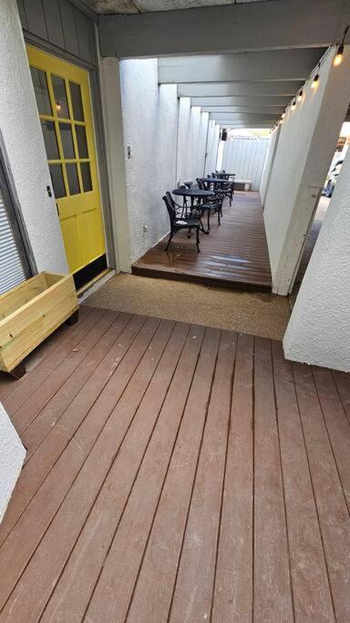 Fully Furnished Vicksburg Home Sleeps 10 view 2