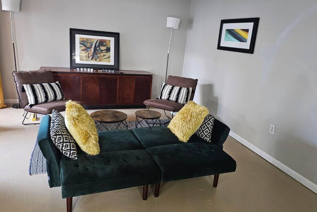 Fully Furnished Vicksburg Home Sleeps 10 view 5
