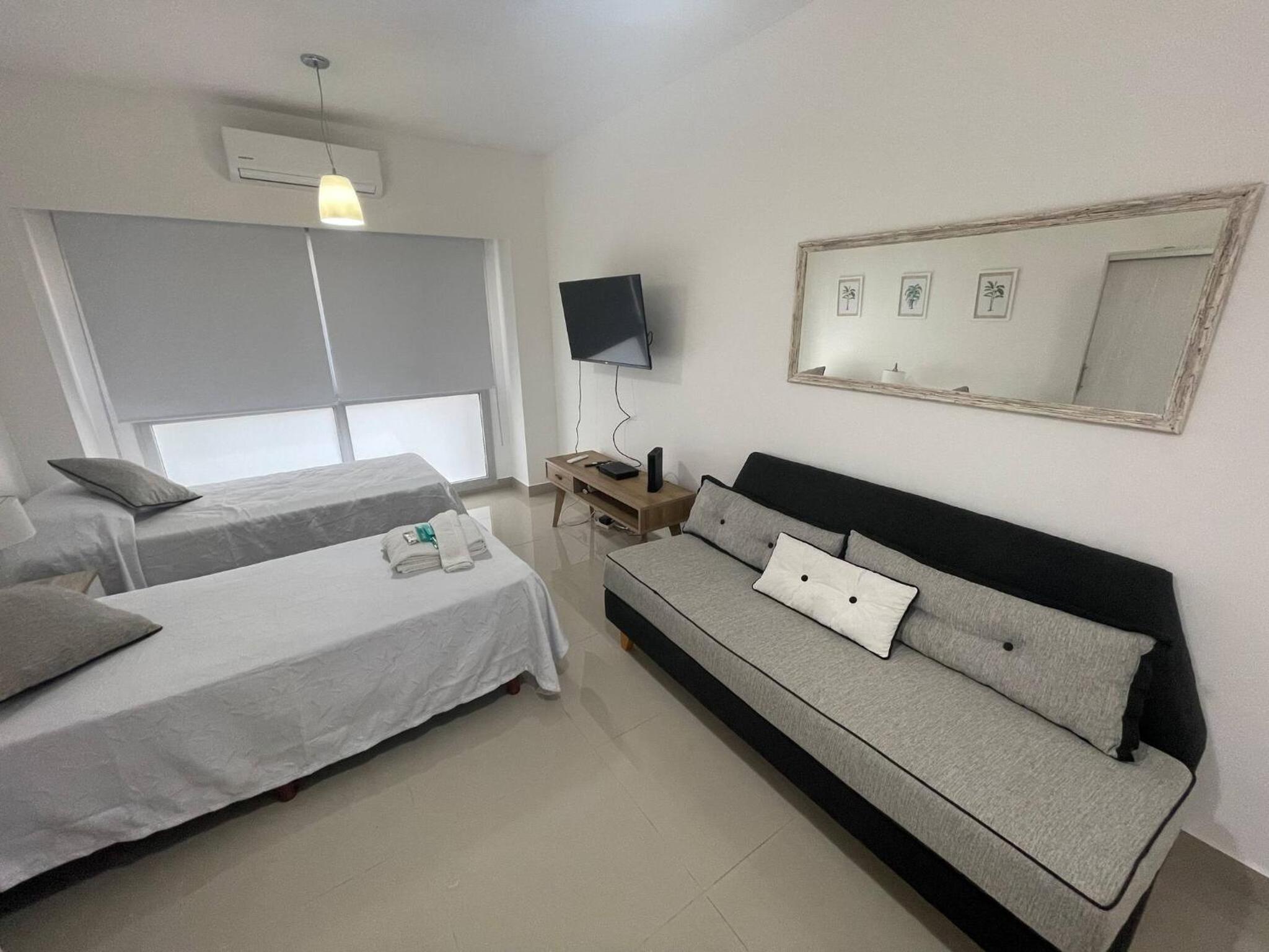 Studio In San Telmo- Paseo De La Cisterna- 529