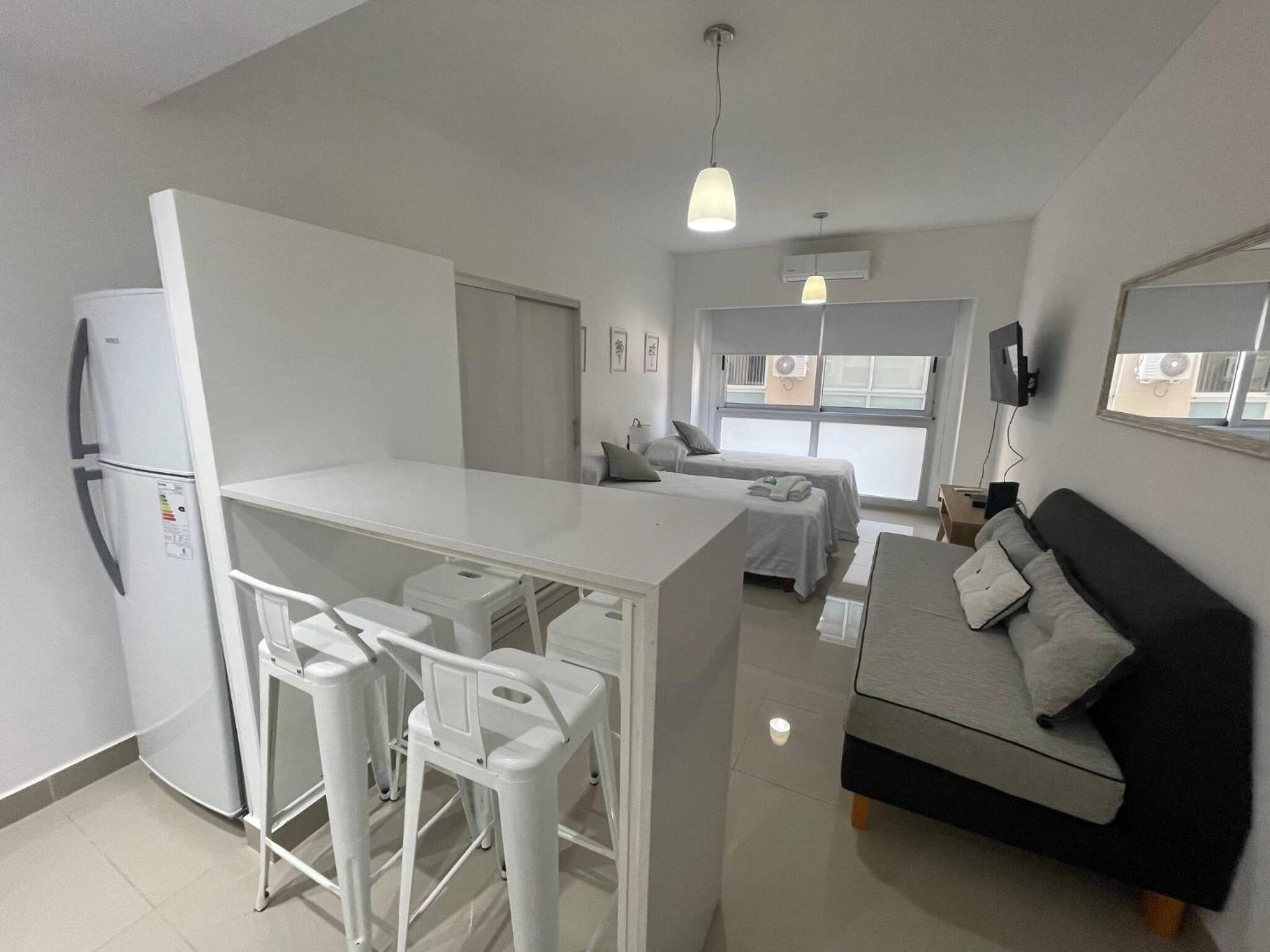 Studio In San Telmo- Paseo De La Cisterna- 529