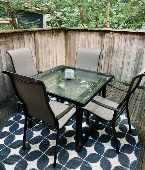 Charming 2-BDRM Apt #4 with Balcony