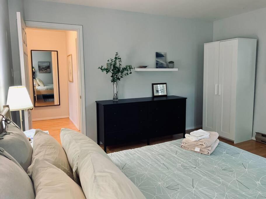 Charming 2-BDRM Apt #4 with Balcony