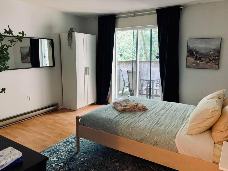Charming 2-BDRM Apt #4 with Balcony