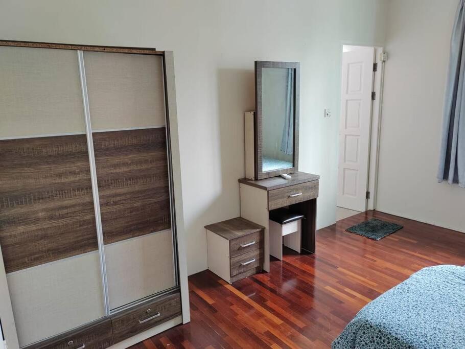 Kuching Spacious 2Storey Semi-D photo 2