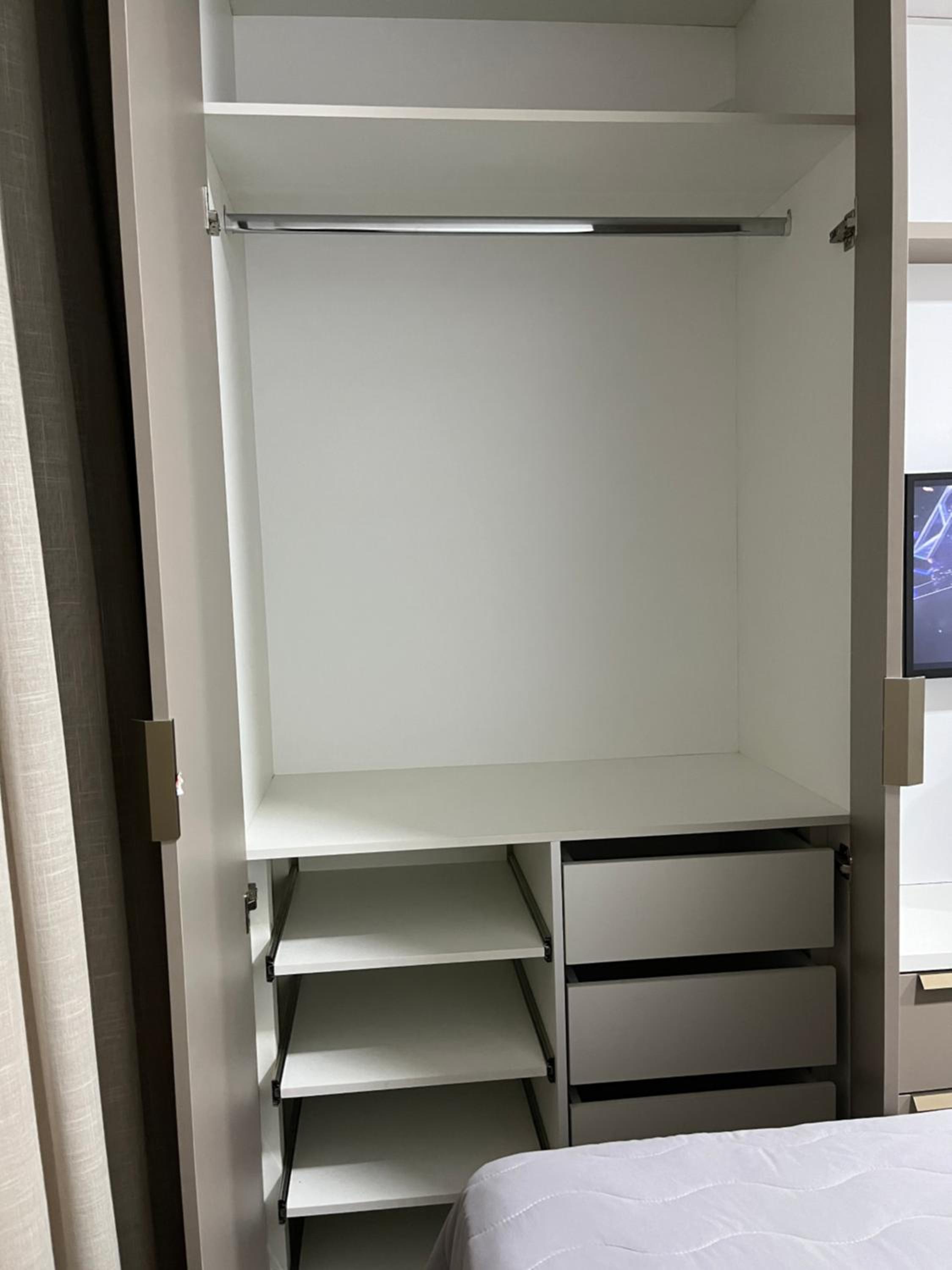 Studio cama King Size Westfit.
