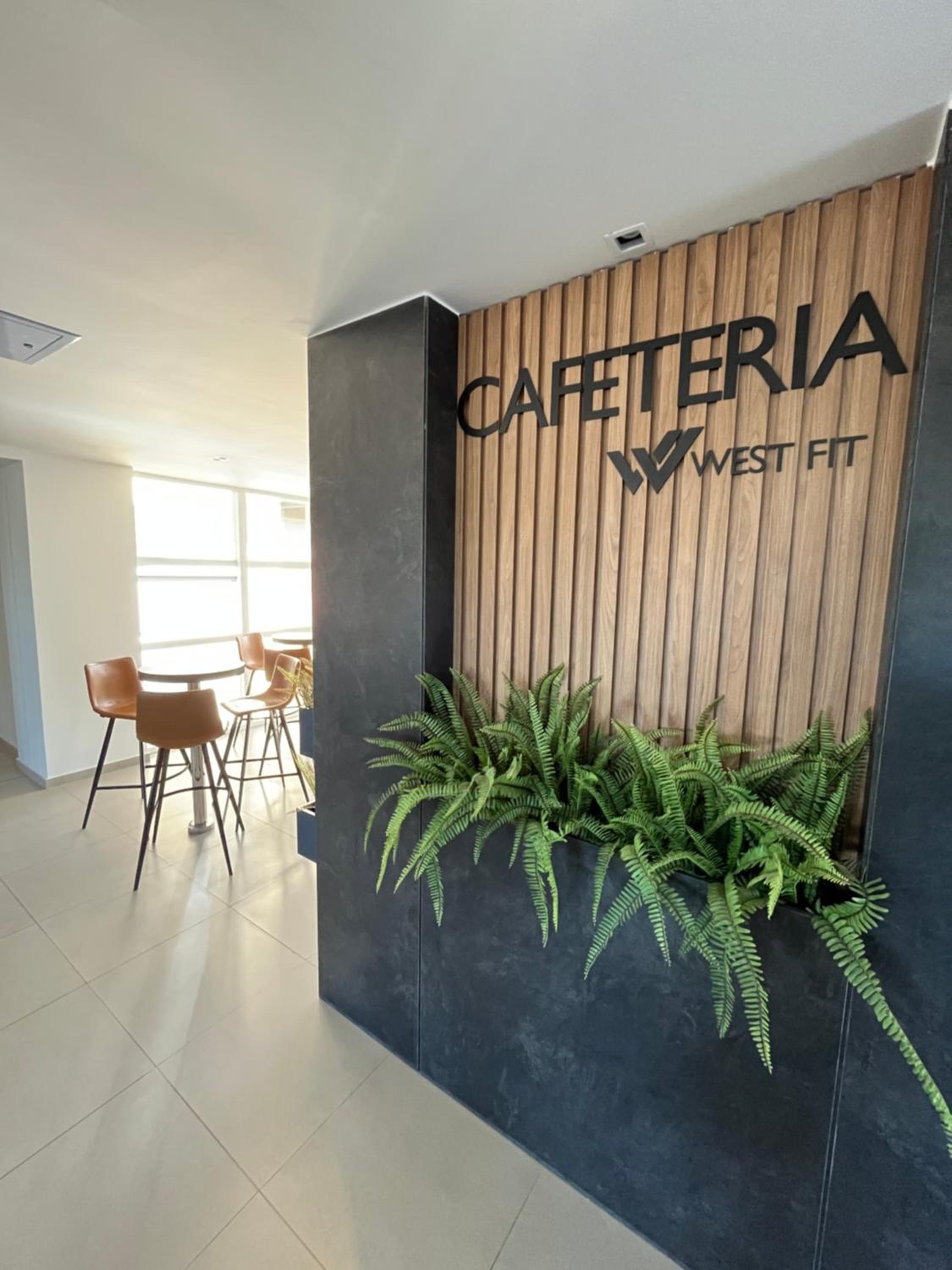 Studio cama King Size Westfit.