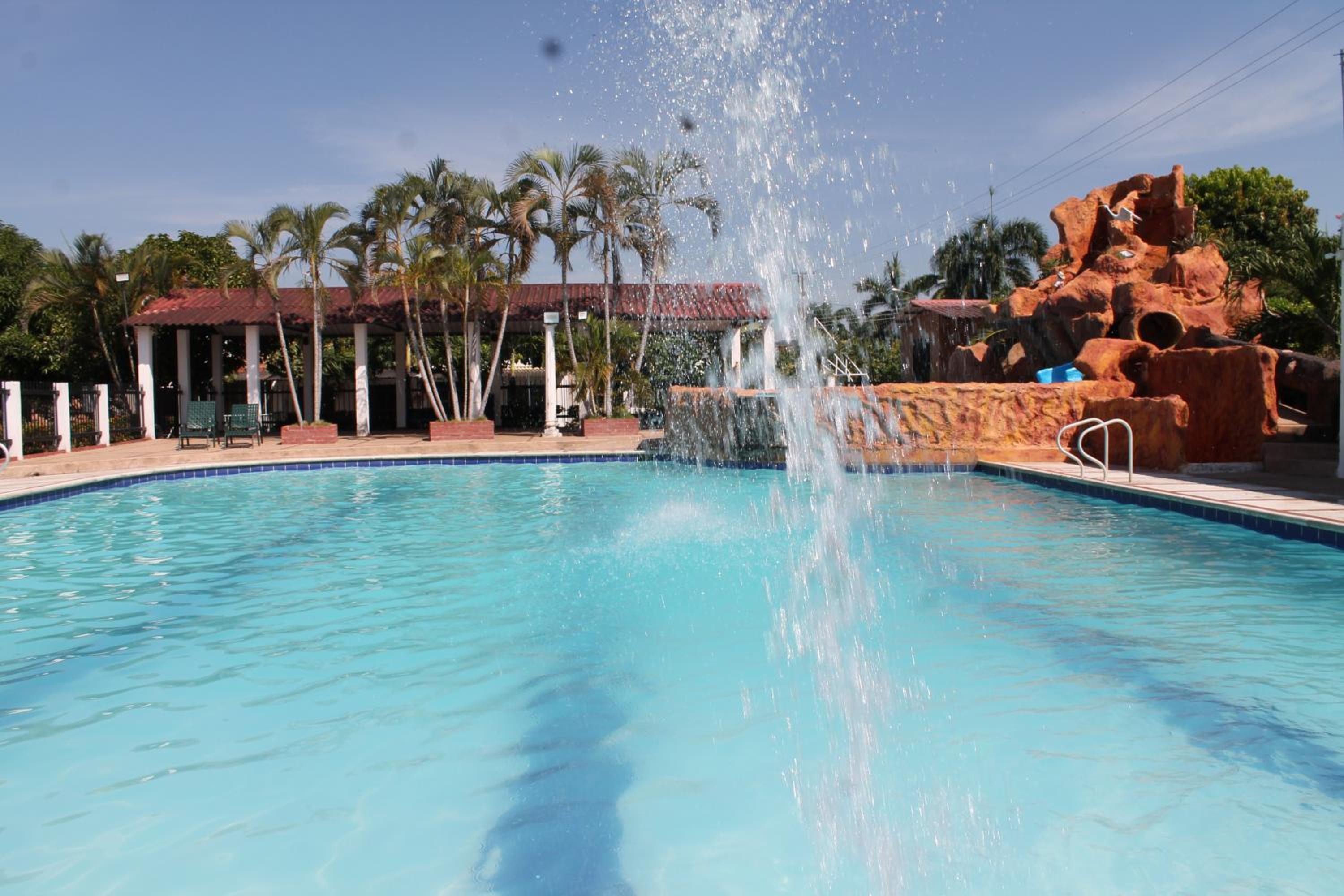 Casa de Lujo con Piscina privada Flandes Tolima
