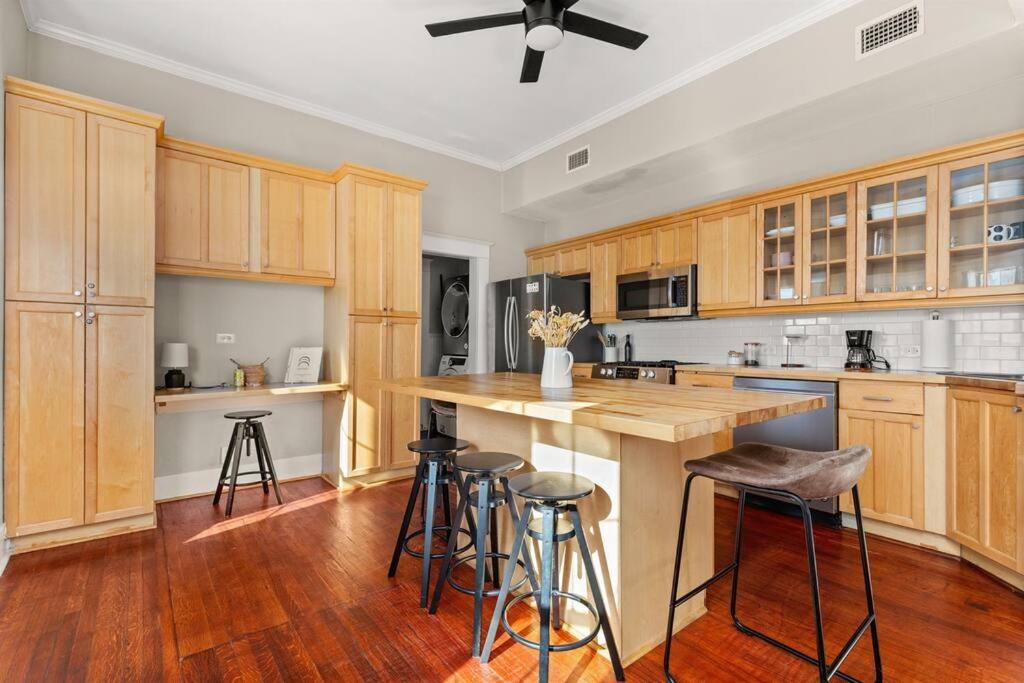 Reduced! Pearl Townhomes Combined. Sleeps 16 view 5