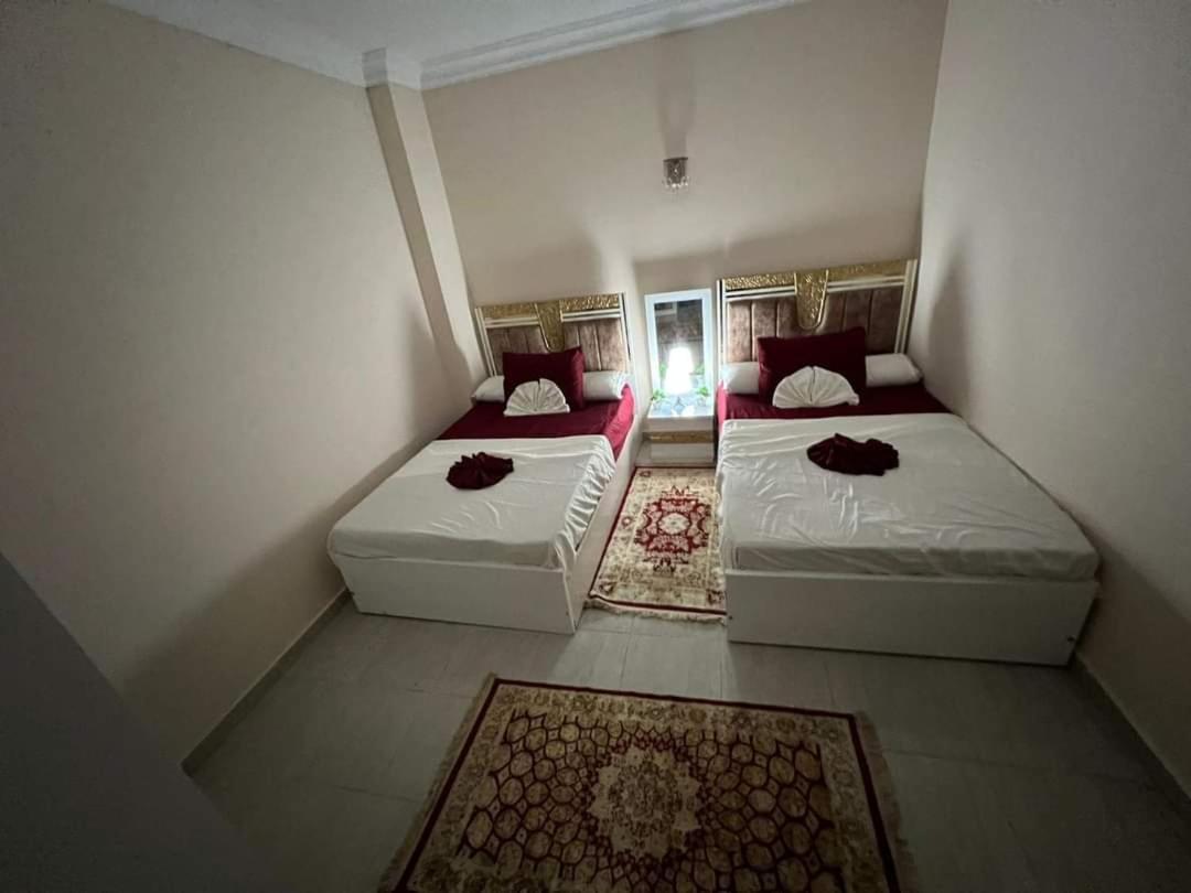 Giza pyramids view apartment