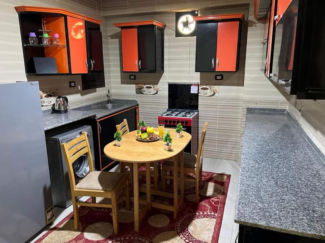 Giza pyramids view apartment