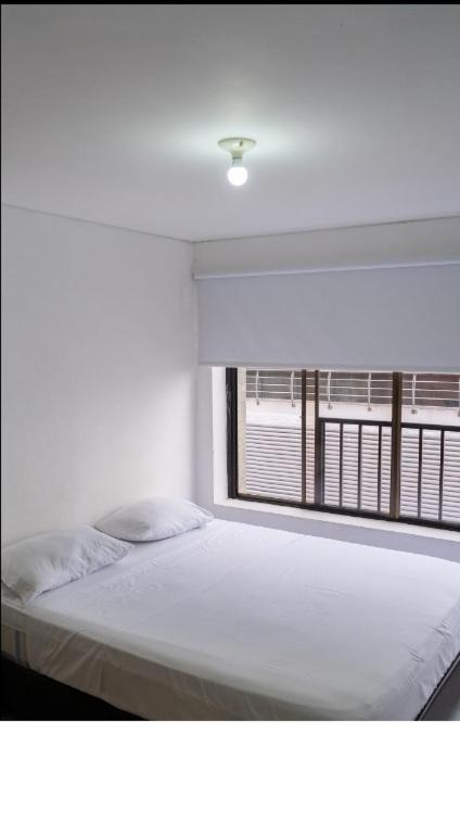 3 Bedroom, 2 bathroom Cabecera del LLano With Doorman
