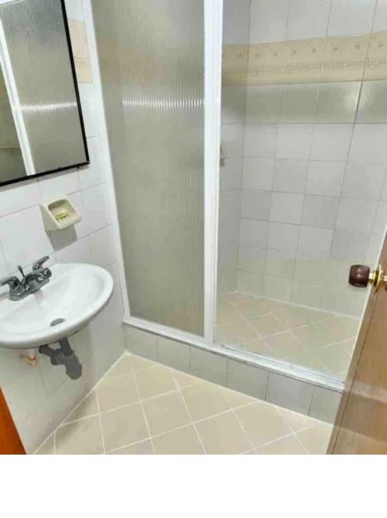 3 Bedroom, 2 bathroom Cabecera del LLano With Doorman
