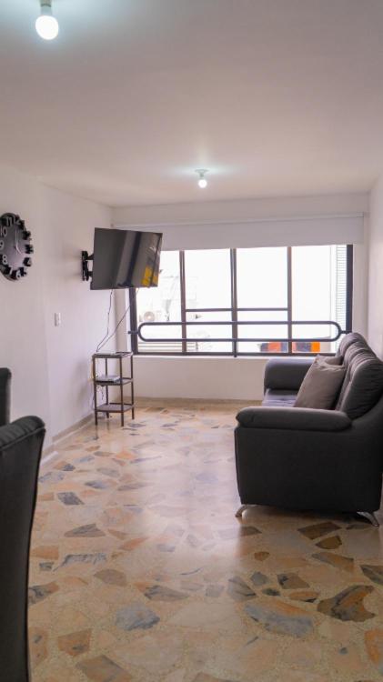 3 Bedroom, 2 bathroom Cabecera del LLano With Doorman