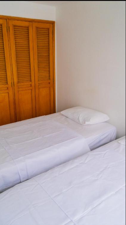 3 Bedroom, 2 bathroom Cabecera del LLano With Doorman