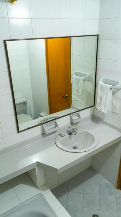 3 Bedroom, 2 bathroom Cabecera del LLano With Doorman