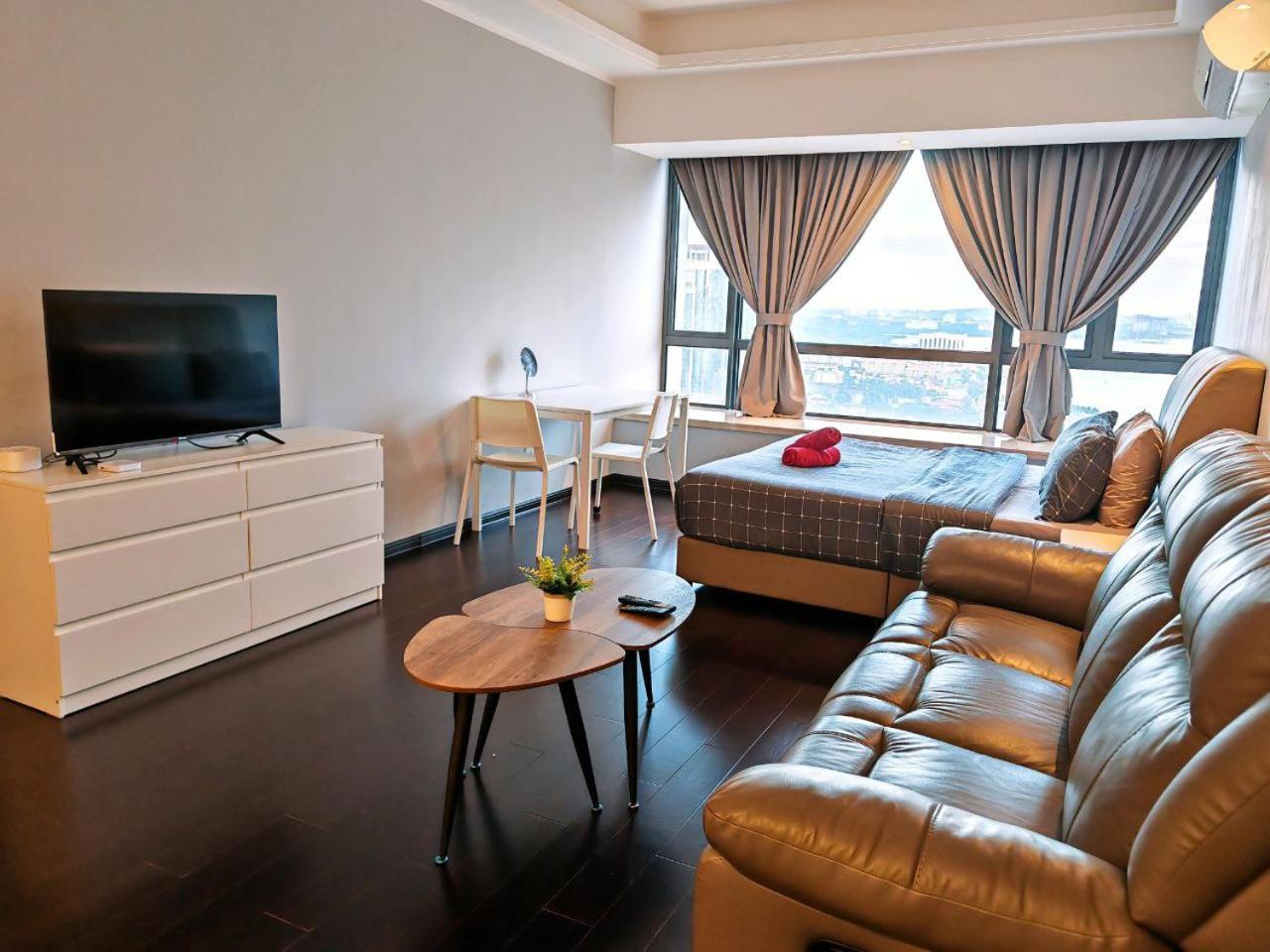 R&F Princess Cove JB Apartment Suites By SC Homestay