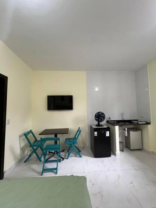 Kitnet 1 privado com piscina em Pontal do Sul