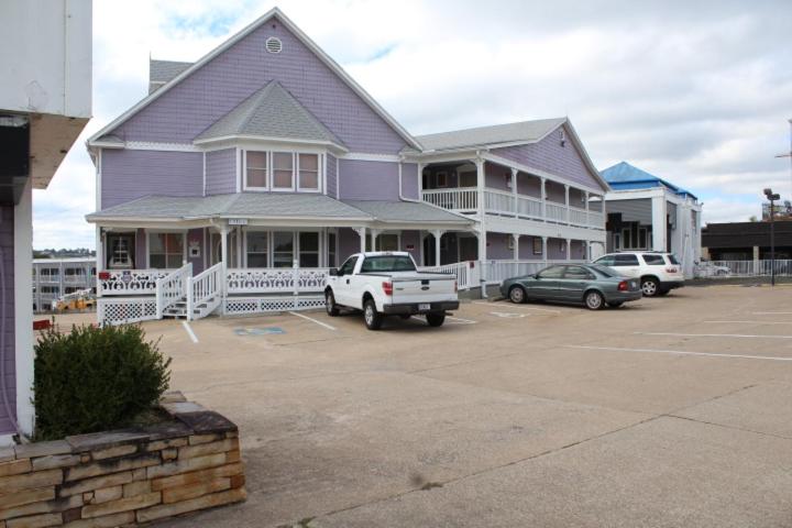 76 Family Inn view 2