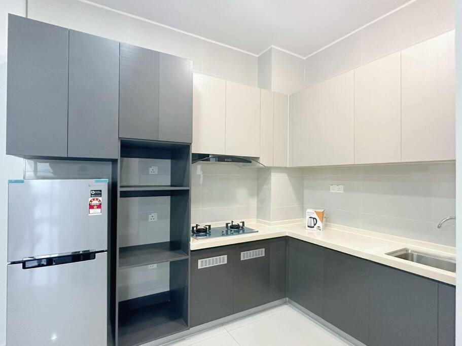 HighRise SeaView 2R2B CountryGarden DangaBay JB