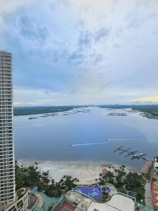 HighRise SeaView 2R2B CountryGarden DangaBay JB