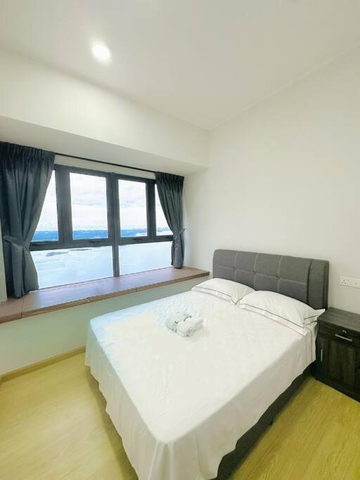 HighRise SeaView 2R2B CountryGarden DangaBay JB