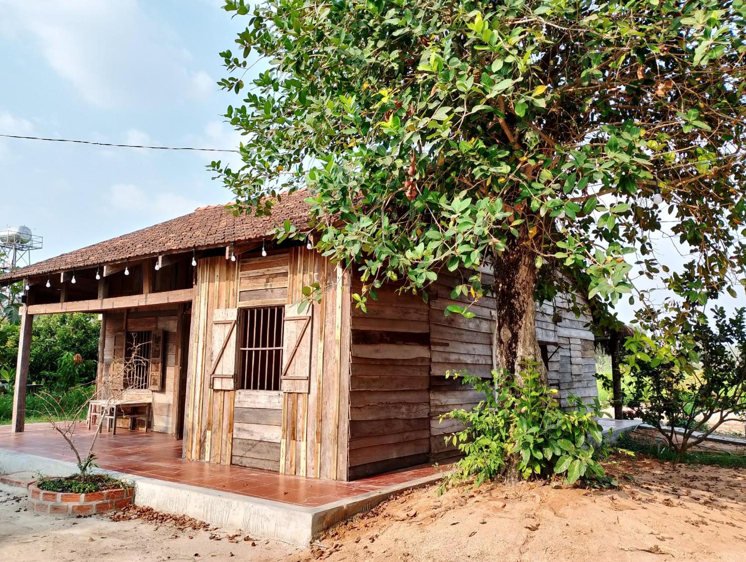 LA'S FARMSTAY