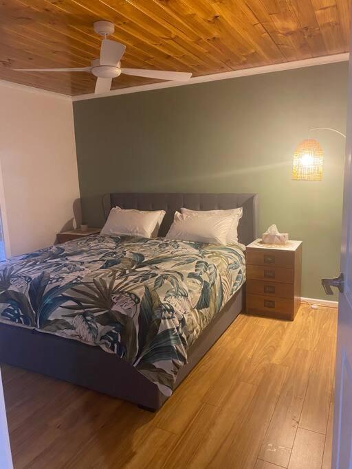Coastal Retreat, 400 Metres to beach