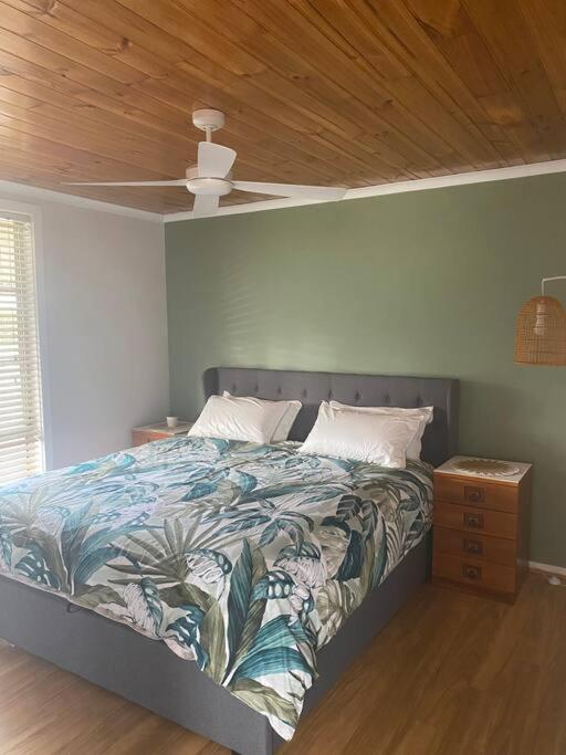 Coastal Retreat, 400 Metres to beach