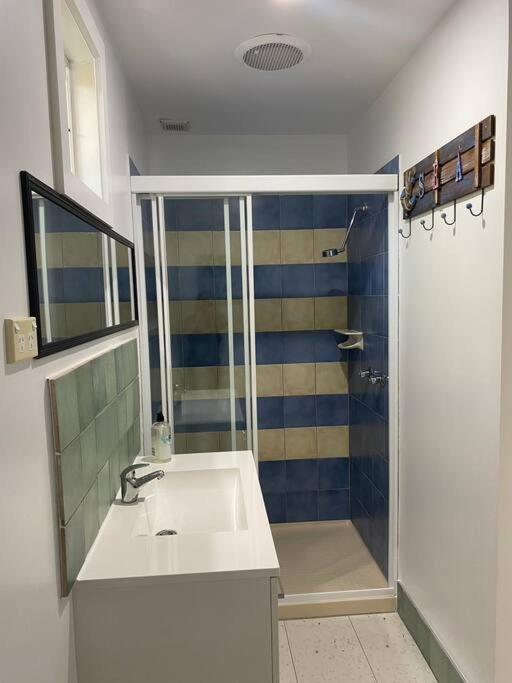 Coastal Retreat, 400 Metres to beach