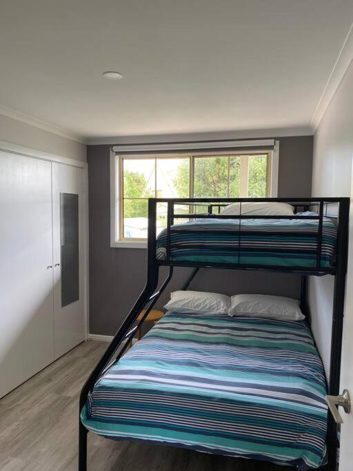 Coastal Retreat, 400 Metres to beach
