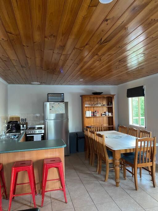 Coastal Retreat, 400 Metres to beach