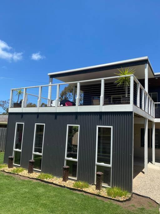 Coastal Retreat, 400 Metres to beach