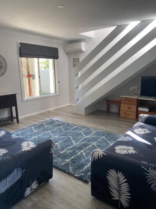 Coastal Retreat, 400 Metres to beach