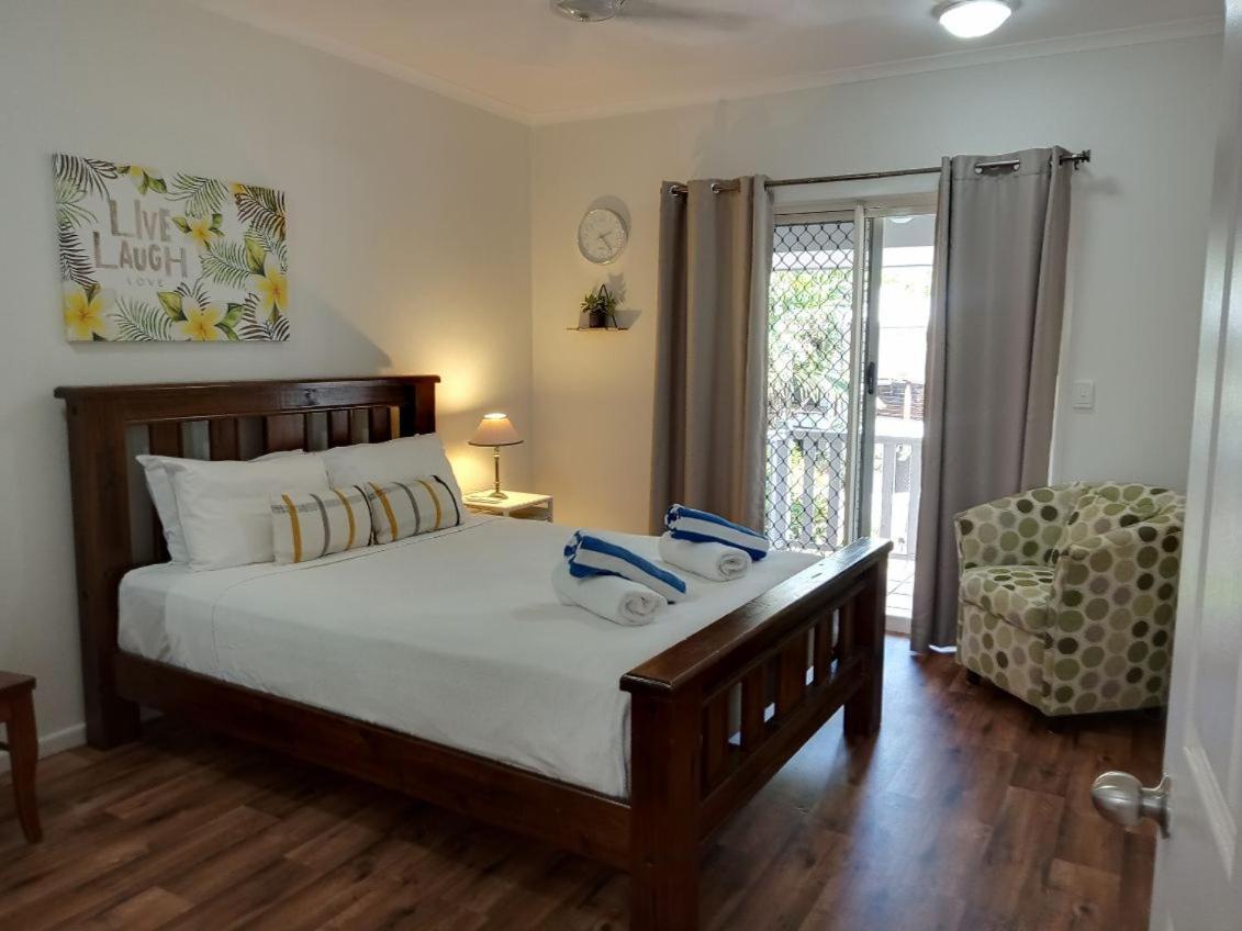 Entire 2 bedroom townhouse - Four Mile Beach Escapes - your home away from home