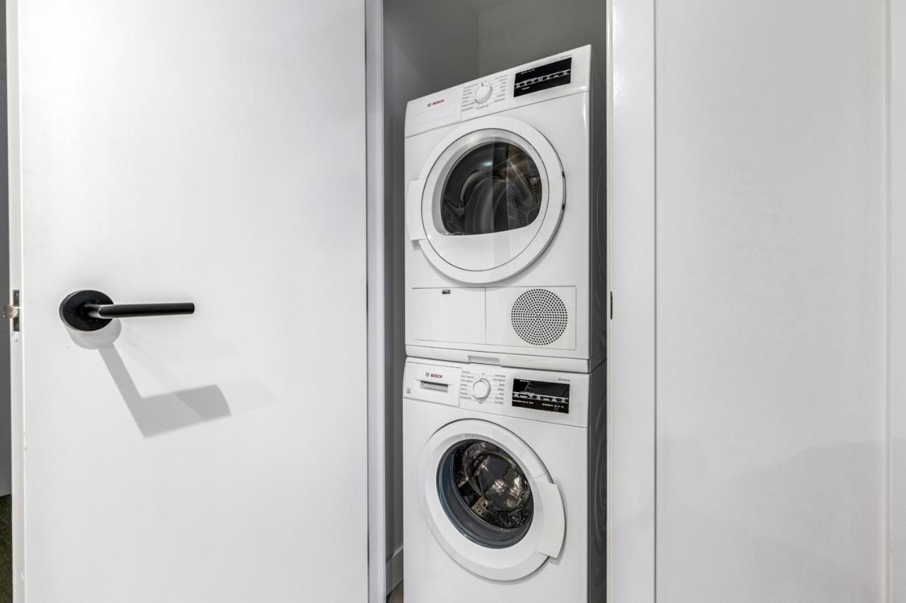 Urban Oasis near Joyce Station: 1BR Condo