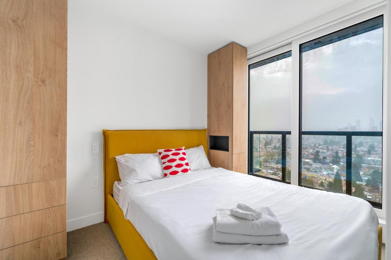 Urban Oasis near Joyce Station: 1BR Condo
